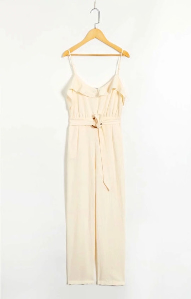 Дамски летен гащеризон с тънки презрамки и колан в бежов цвят