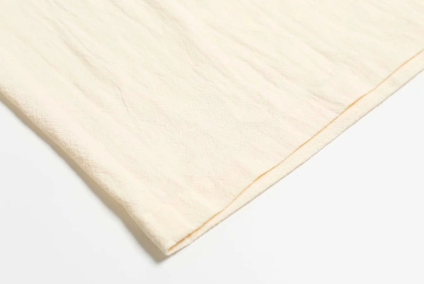 Дамски летен гащеризон с тънки презрамки и колан в бежов цвят