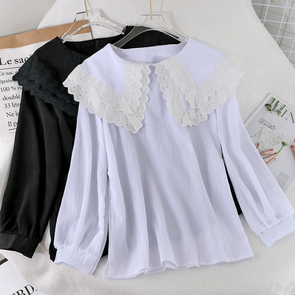 Модерна дамска риза с овално деколте и дантела в бял и черен цвят