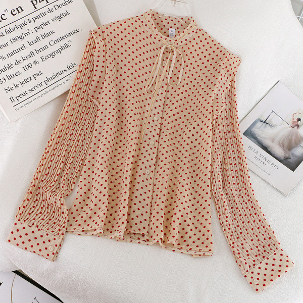 Модерна дамска риза с овално деколте и панделка на точки 