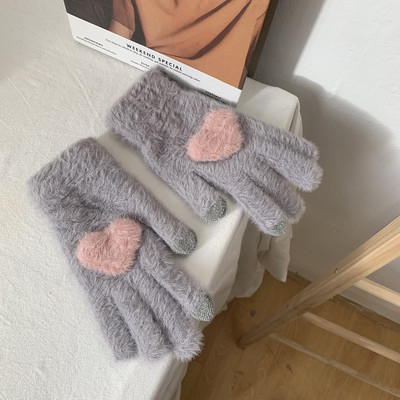 Női pehelykesztyű 3D szívelemmel, öt színben