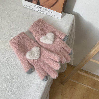 Női pehelykesztyű 3D szívelemmel, öt színben
