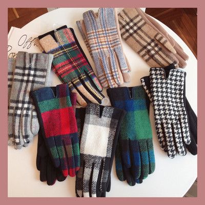 Stylish women`s plaid gloves made of velvet and cashmere - several colors