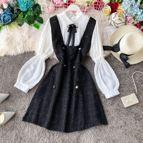 Стилна дамска рокля със златисти копчета и панделка в два цвята