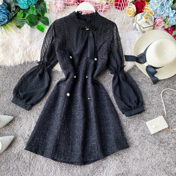 Стилна дамска рокля със златисти копчета и панделка в два цвята