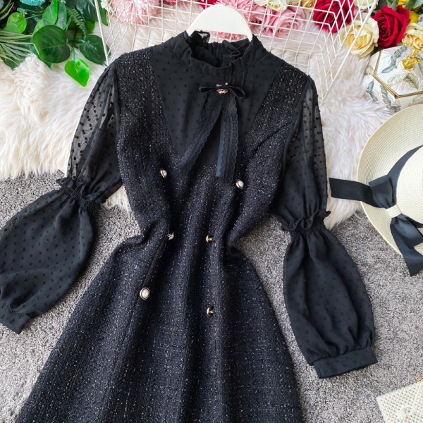 Стилна дамска рокля със златисти копчета и панделка в два цвята