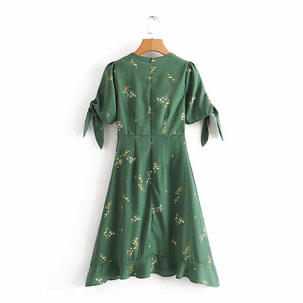 Дамска рокля средна дължина с къс ръкав  и връзки в зелен цвят с флорален десен