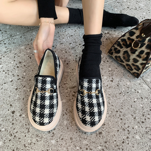 Дамски ежедневни обувки с равна подметка с животинки десен в няколко разцветки 