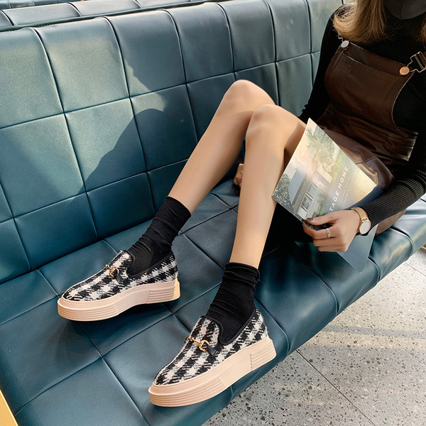 Дамски ежедневни обувки с равна подметка с животинки десен в няколко разцветки 