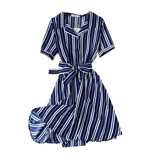 Модерна дамска раирана рокля с къс ръкав и копчета в четири цвята