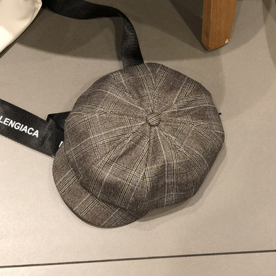 Modern női kockás sapka napellenzővel retro stílusban - négy színben