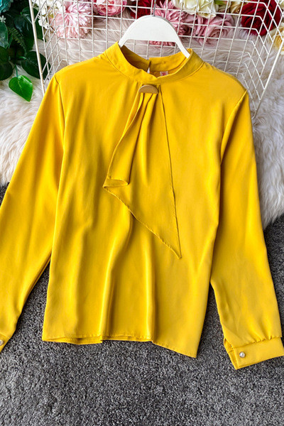 Модерна дамска риза с овално деколте и дълъг ръкав 