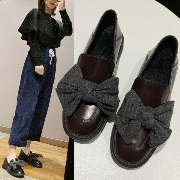 Кожени дамски ежедневни обувки с панделка в черен и кафяв цвят 