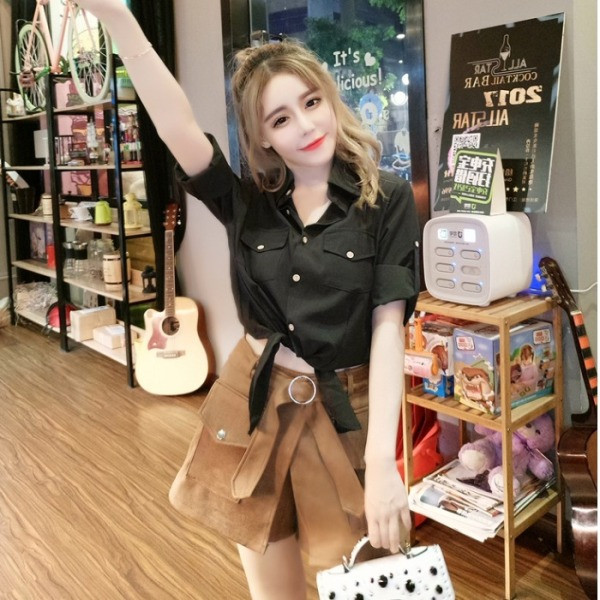 Нов модел къса дамска риза с връзки на талията и копчета в черен цвят