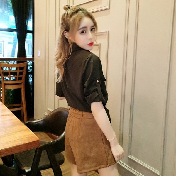 Нов модел къса дамска риза с връзки на талията и копчета в черен цвят