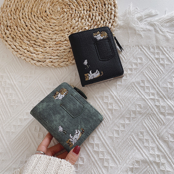 Малко дамско портмоне с бродерия котки в четири цвята 