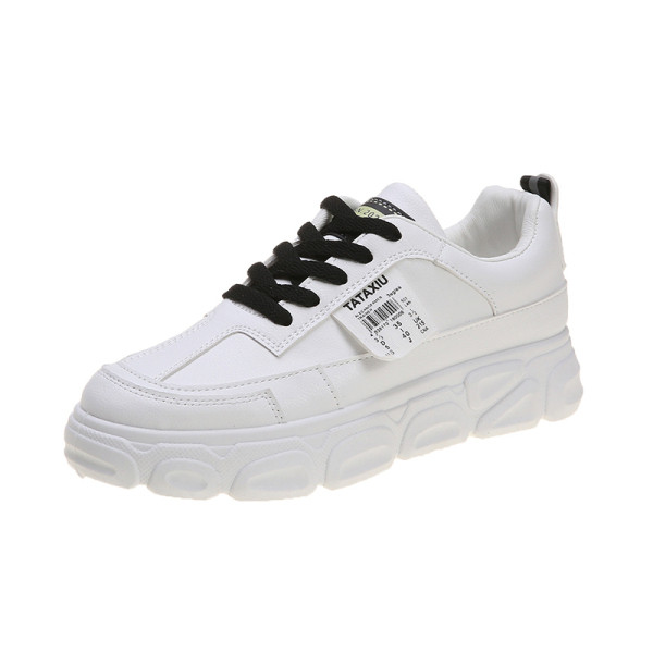 Γυναικεία αθλητικά παπούτσια οικολογικά δερμάτινα με ίσια σόλα σε λευκό χρώμα