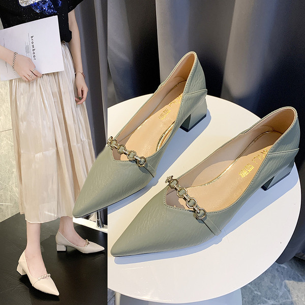 Γυναικεία παπούτσια με ψηλό τακούνι με μεταλλικό μοτίβο σε πράσινο, κίτρινο, μαύρο και μπεζ χρώμα