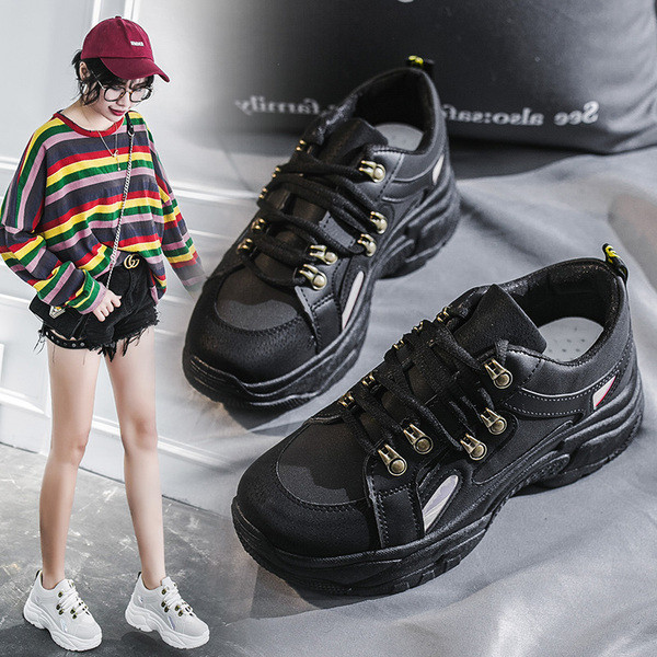 Γυναικεία casual οικολογικά δερμάτινα  παπούτσια σε μαύρο και άσπρο χρώαμ