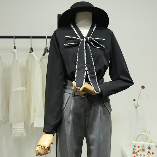 Uue mudeli paelte ja pikkade varrukatega naiste särk