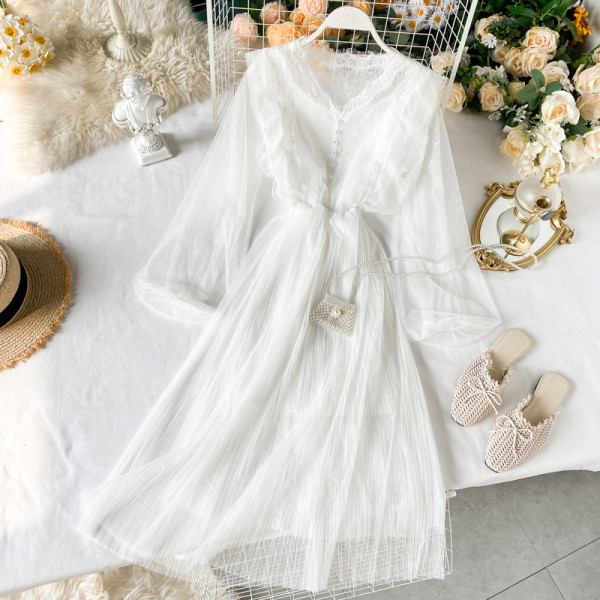 Κομψό γυναικείο πλισέ φόρεμα από δαντέλα με μακριά μανίκια