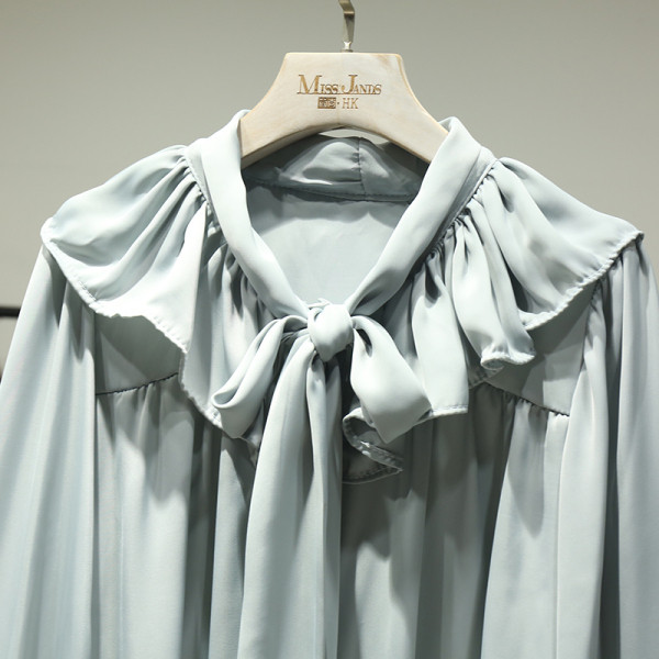 Νέο μοντέλο γυναικείο πουκάμισο με οβάλ λαιμόκοψη, κορδόνια και μακρύ μανίκι