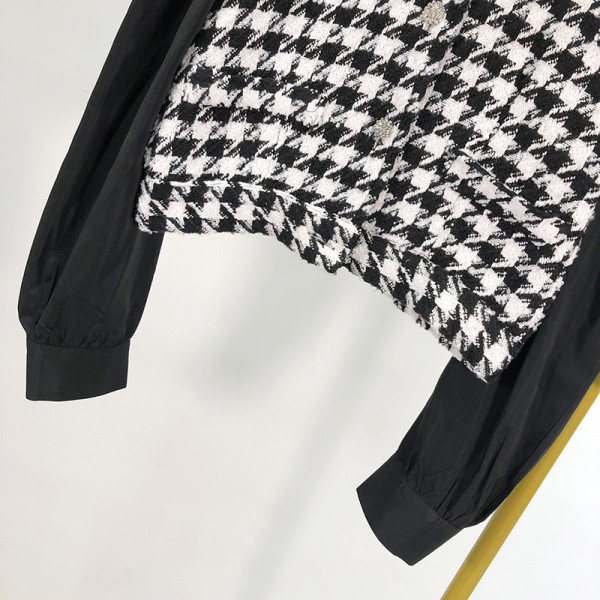 Lühike klassikalise krae ja pikkade varrukatega tviidjakk