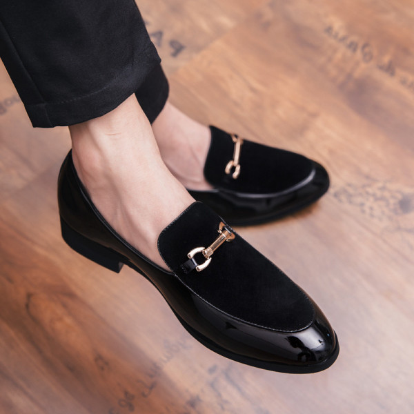 Ανδρικά μοντέρνα οικολογικά δερμάτινα  μοκασίνια με μεταλλική διακόσμηση - δύο μοντέλα