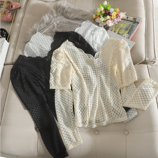 Κοντομάνικη γυναικεία μπλούζα με στυλ ρετρό με λαιμόκοψη V