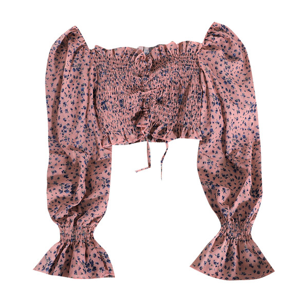 Σύντομη γυναικεία μπλούζα σιφόν με floral print και μακρύ μανίκι