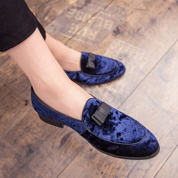 Ανδρικά μοντέρνα μοκασίνια  από βελούδο - μυτερό μοντέλο