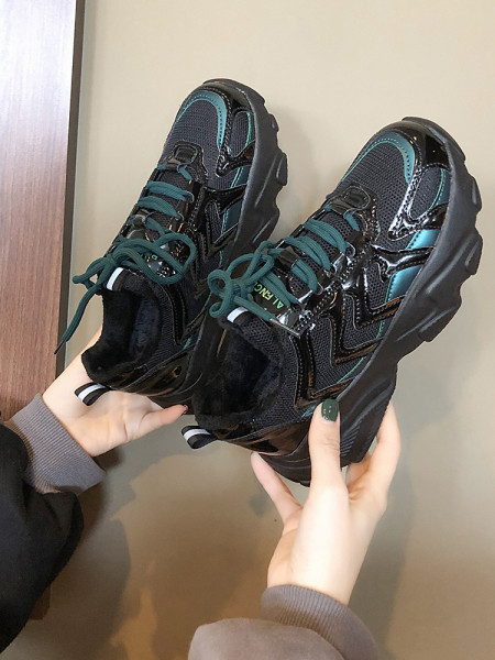 Αθλητικά γυναικεία παπούτσια με βελούδο και ψηλή πλατφόρμα σε δύο χρώματα