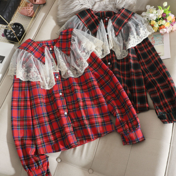 Ruuduline naiste särk klassikalise krae ja pitsiga