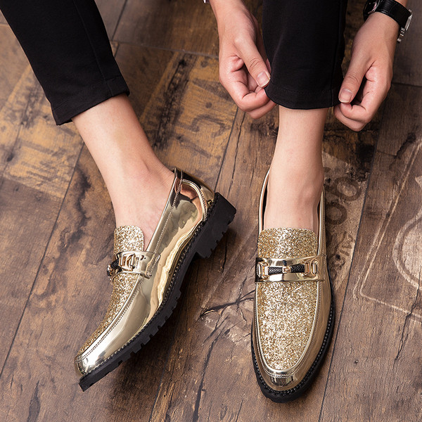 Κομψά μοκασίνια από οικολογικό δέρμα με απαλό αποτέλεσμα και πόρπη