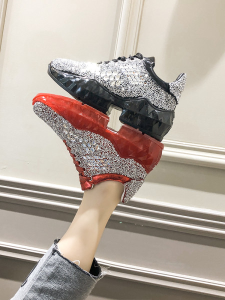 Naiste moodsate tossude uus mudel läikiva efektiga, kivikeste ja kareda tallaga