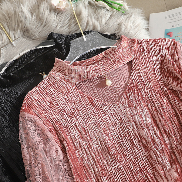 Μοντέρνα γυναικεία μπλούζα με κομμένο μπροστινό μέρος και διακόσμηση πέρλες