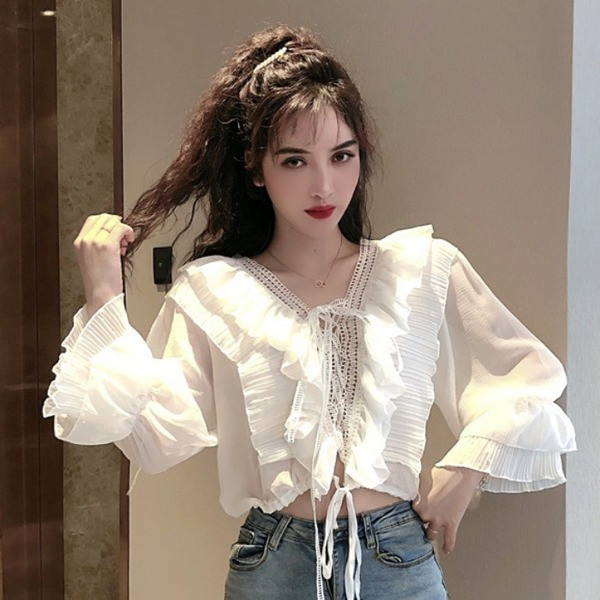 Γυναικείο πουκάμισο σιφόν με V ντεκολτέ και κορόνια