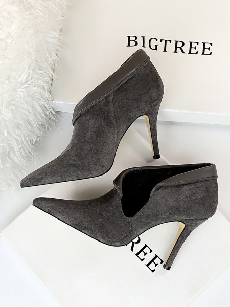 Γυναικεία παπούτσια σε οικολογικό σουέτ - μυτερό μοντέλο