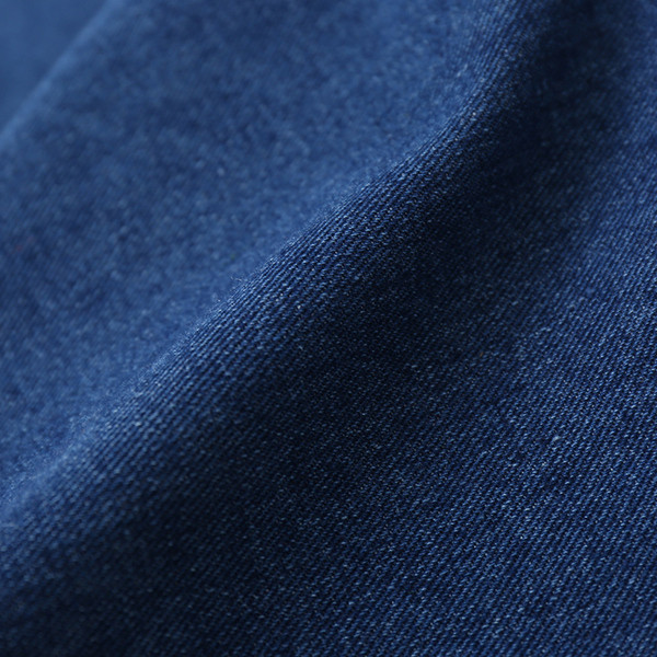 Μοντέρναγυναικεία φούστα με κουμπιά και σχισμένα μοτίβα - ρετρό στυλ