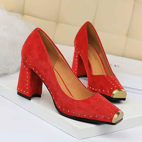 Γυναικεία Eco-Velour  παπούτσια με διακόσμηση - Μεταλλικά τρουξ