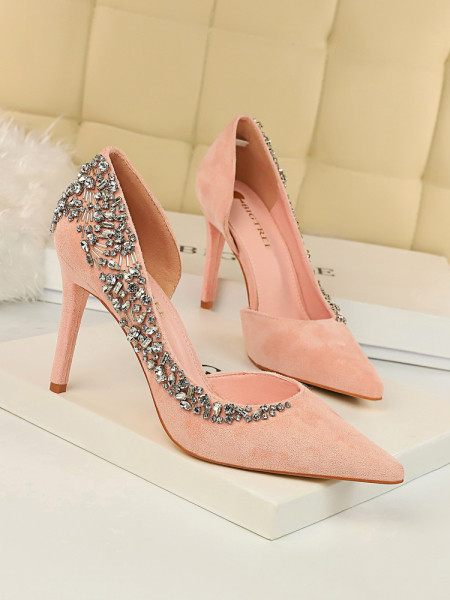 Κομψή γυναικεία παπούτσια  - μυτερό μοντέλο με διακόσμηση  πέτρες