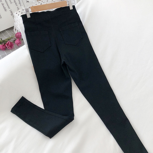 Черен дамски панталон Slim модел с копчета и висока талия