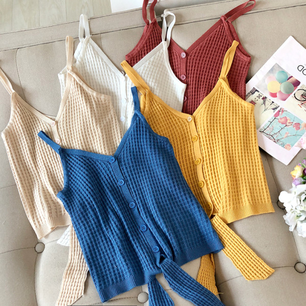 Плетен дамски потник с тънки презрамки и копчета