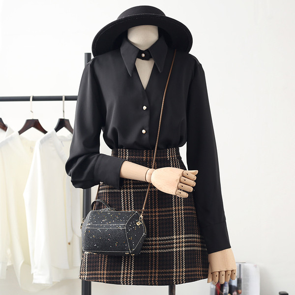 Stiilne naiste särk klassikalise krae ja pikkade šifoonist varrukatega