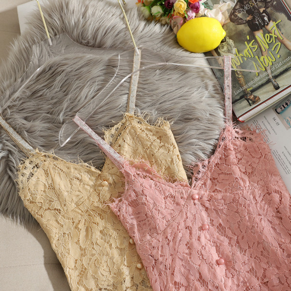 Дантелен дамски потник с тънки презрамки 