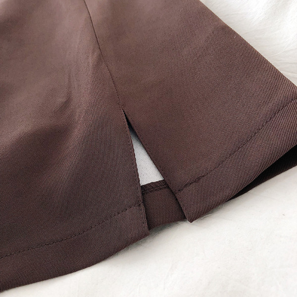 Модерна къса дамска пола с висока талия и цепка 