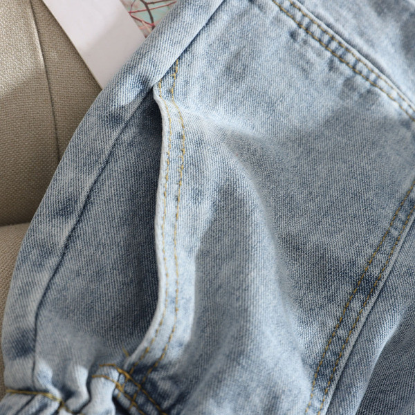 Kõrge vöökoha ja lipsudega vabaaja naiste lühikesed püksid – lai mudel