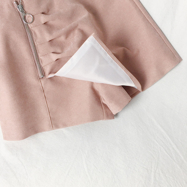 Praegused naiste seelik-püksid lukuga ja kõrge vöökohaga