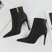 Elegáns tavaszi-őszi csizma ökobőr hegyes modellből és 10 cm-es sarokkal