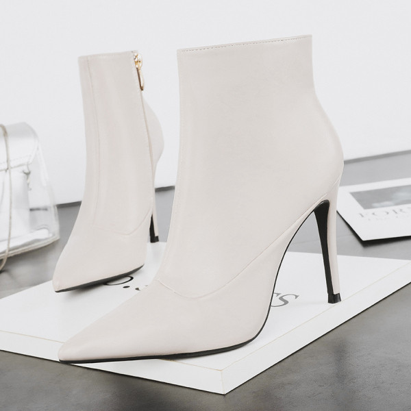 Елегантни пролетно-есенни боти от еко кожа заострен модел и 10 см.ток